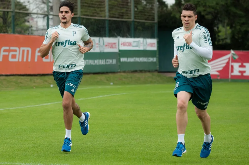 Em recuperação, Thiago Martins e Moisés trabalham em campo no Palmeiras