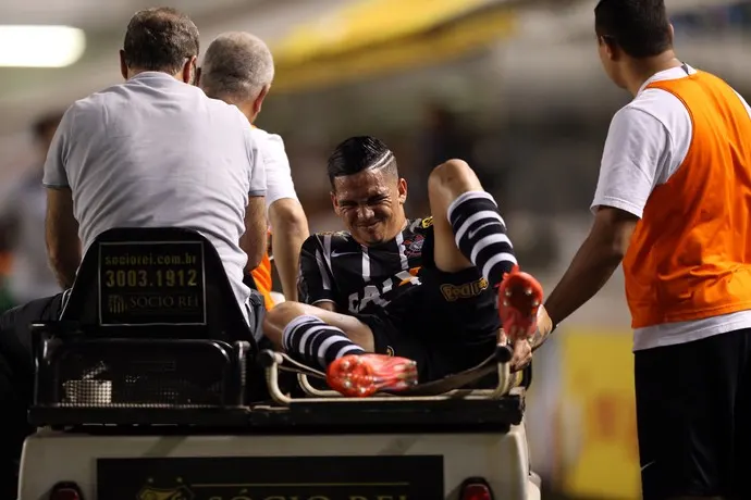 Exame confirma lesão, e Luciano fica fora do Corinthians de 6 a 8 meses
