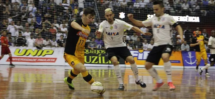 Futebol sub-20 e decisão no futsal  são destaques da segunda no SporTV