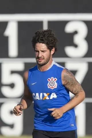 Corinthians aguarda Lazio, mas conta com Pato: 