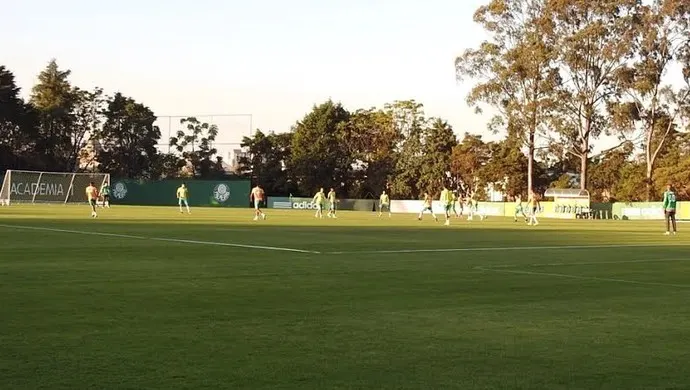  Palmeiras abre semana cheia em trabalho com bola, Vitor Hugo e Jean são desfalques