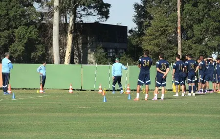 Defesa do Palmeiras muda sem parar, sofre queda e vira a pior do Brasileiro