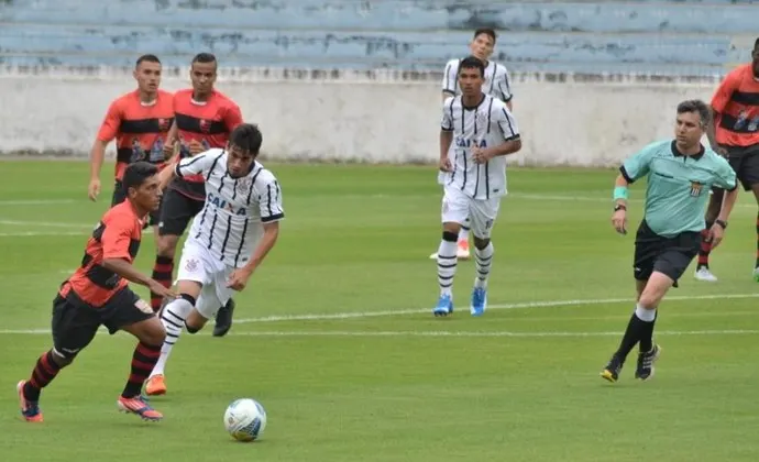 Corinthians e Flamengo-SP duelam por vaga na final do Paulista Sub-20