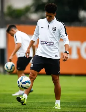 Corinthians discute valores e espera ter Marquinhos Gabriel nesta semana