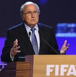 Blatter ataca intervenção de governos e diz que ajuda CBF 