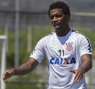 Titular em Dérbi, Gil mantém escrita de clássicos pelo Corinthians