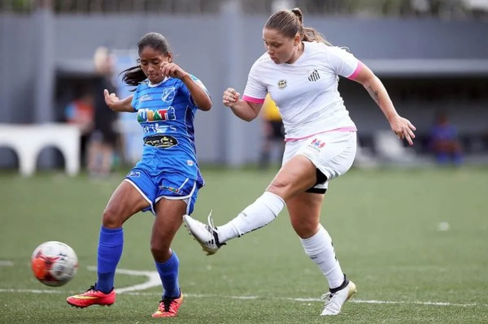 Briga entre Corinthians e Santos por ponta marca última rodada do Paulista Feminino