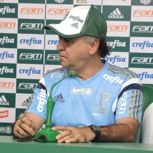 Técnico não antecipa time, mas confirma mudanças no Palmeiras