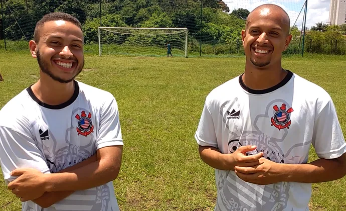 DNA do pai? Filhos de Marcelinho Carioca duelam nas faltas; assista