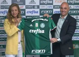 Palmeiras oficializa renovação com a Crefisa por mais dois anos