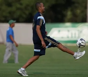 Após perder Kardec, Palmeiras corre risco com Wesley e Marcelo Oliveira