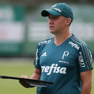 Técnico do Palmeiras cita título em cima do Corinthians para alertar sobre Novorizontino