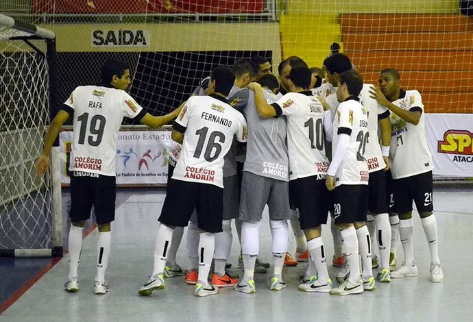 Em momentos opostos, Corinthians e São Paulo duelam pela Liga Paulista