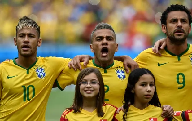 [COPA 2014]Para preservar o foco, Zico pede mais controle da Seleção ao cantar o hino