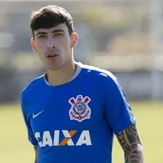 Rildo sente nova lesão e volta a ser desfalque do Corinthians