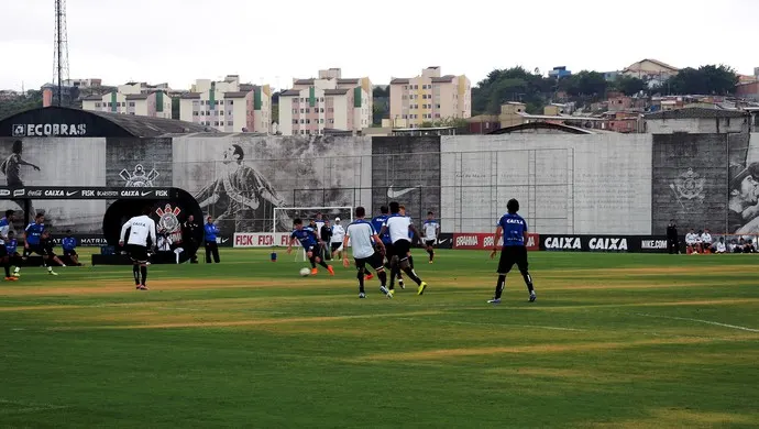 Com Ralf, reservas do Corinthians vencem sub-20 em jogo-treino