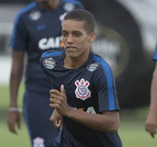 Chegou a hora? Pedrinho deve estrear pelo Corinthians neste domingo