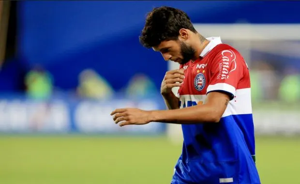 Após despedida antecipada de Juninho Capixaba, Bahia suspende negociação