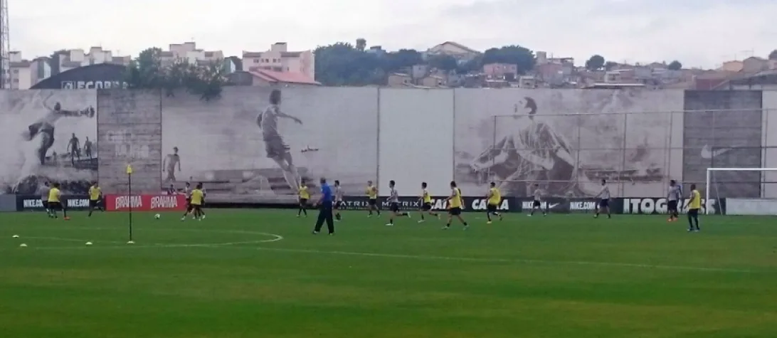 Garotos participam de 'treino relâmpago' no Corinthians