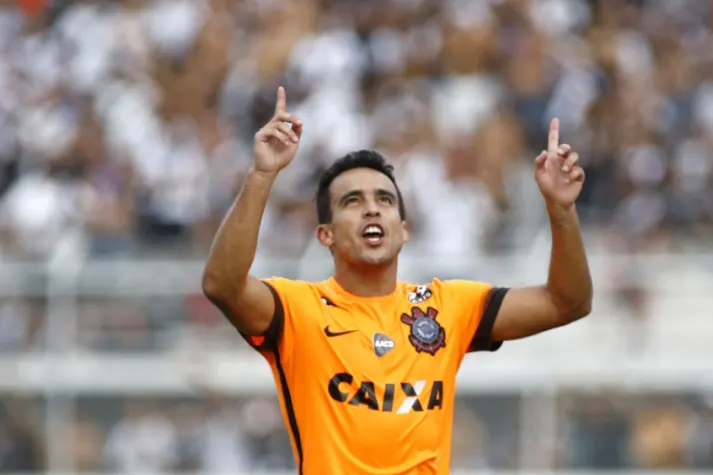 Jadson realiza exames, e Corinthians já prepara anúncio de oitavo reforço