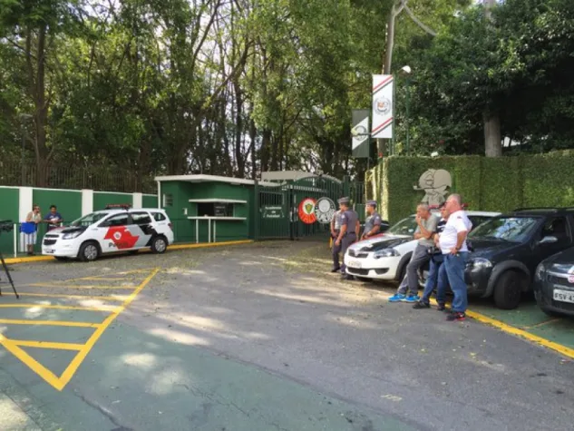 Nobre detona entrada da torcida no CT e ataque a ônibus: 'Absurdo'