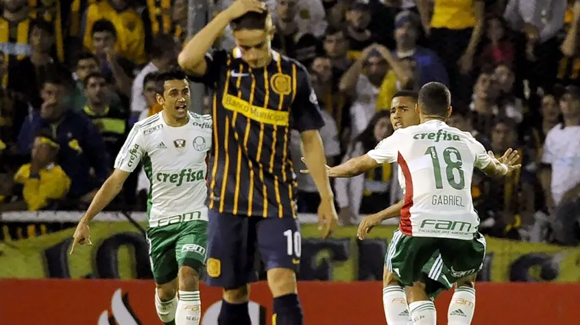 Guerreiro, Palmeiras arranca empate com o Rosario e ainda sonha
