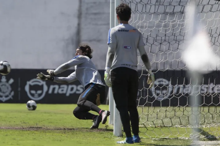 Chance de pênalti no mata-mata gera 'bronca' de Tite e treino até de Cássio