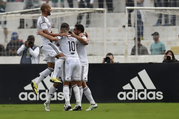 Ponte joga bem e vence o Palmeiras com dois de Felipe Azevedo