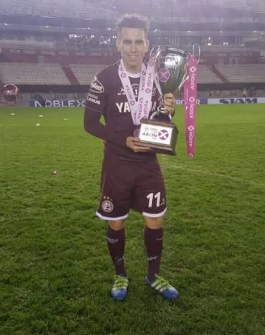 Campeão no Lanús, Mouche acha difícil ficar no Verdão: 'Preciso jogar'