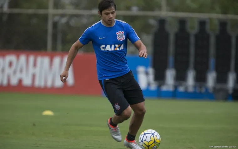 Frustrado com não convocação, Romero quer recuperar titularidade no Corinthians