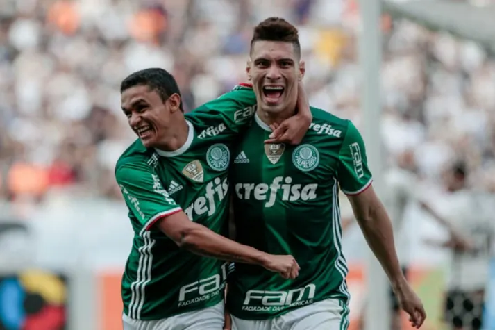 Palmeiras domina Corinthians em Itaquera e vence por 2 a 0