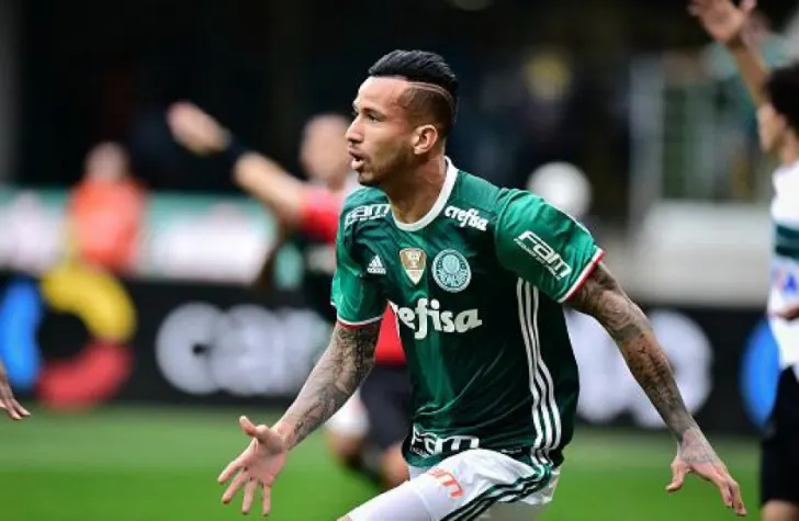 Liberado pelo Palmeiras, Leandro Pereira negocia com o Sport