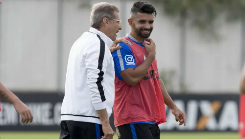 Antes de 'decisão', Guilherme brilha e Giovanni treina na lateral do Timão