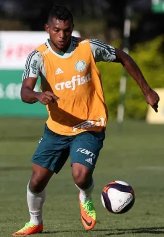 Com Fabiano e Borja poupados, Palmeiras ensaia jogadas para quarta