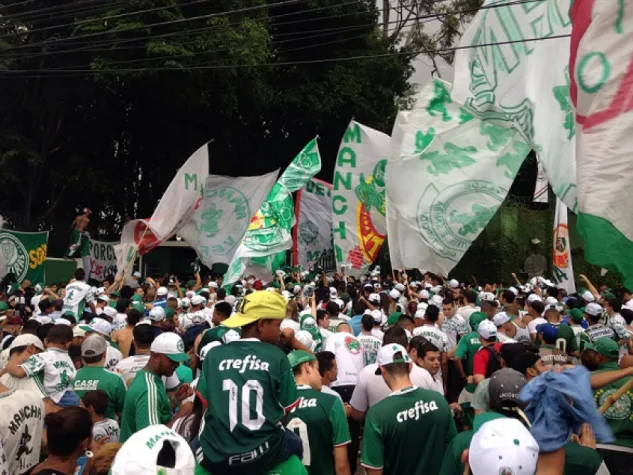 Organizada do Palmeiras promete ir à Academia para fazer cobranças