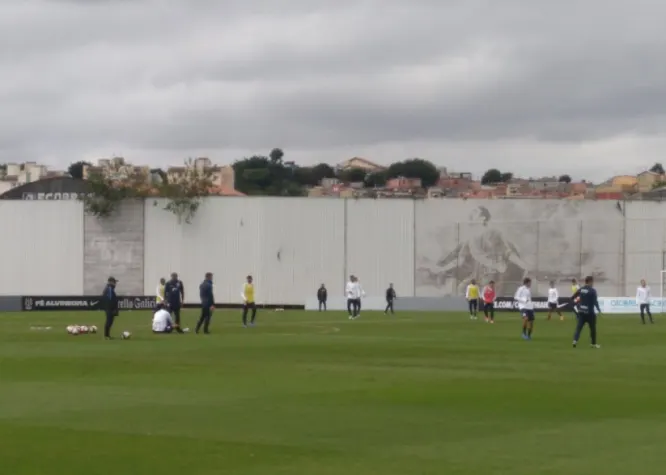 Pablo dá susto e deixa treino do Timão mais cedo na véspera da final