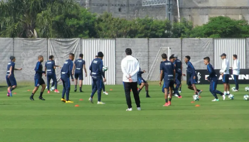 Oya e trio sub-20 treinam no Timão, mas dupla 'Jabedrinho' é quem brilha