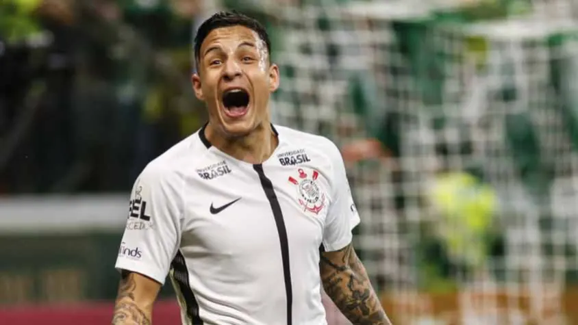 Líder Timão vence e derruba série invicta do Palmeiras no Allianz