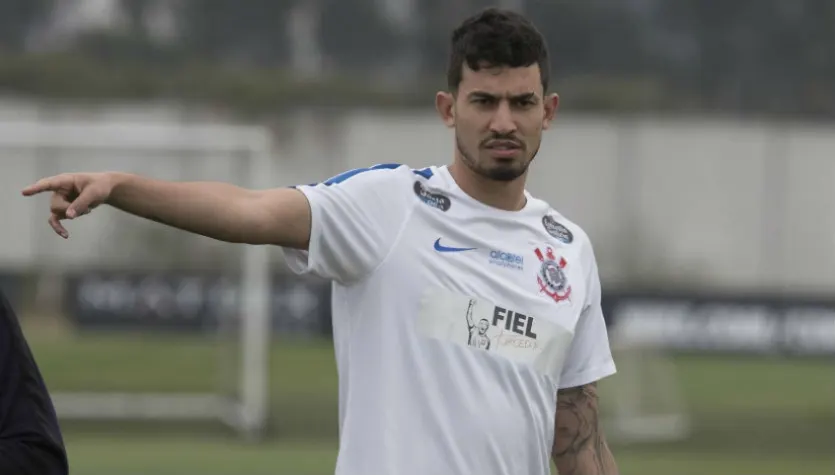 Pedro Henrique entende reserva no Timão e quer aprender com 'melhor dupla do Brasil'