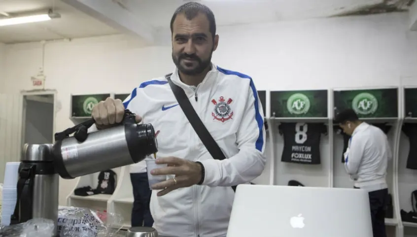 Agora vai?! Danilo se destaca e vive chance de reestreia pelo Corinthians