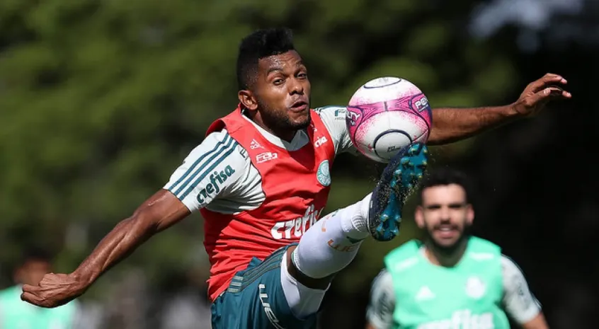 Roger repete titulares do Palmeiras no penúltimo treino pré-clássico