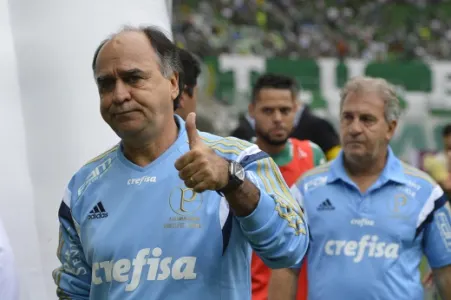 Irritado, técnico diz não ser 'imbecil' para aceitar chutões no Palmeiras