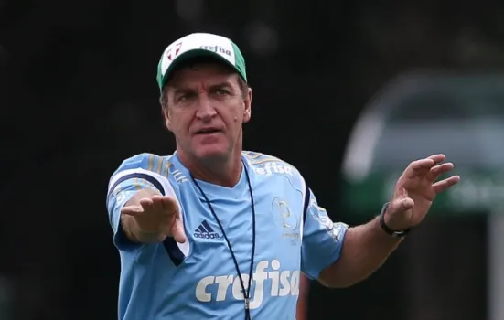 Cuca muda o time de novo e tem só cinco 'intocáveis' no Palmeiras