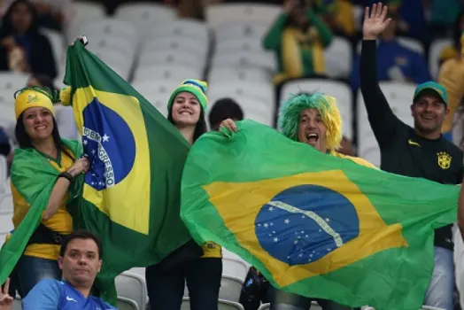 Em noite de Brasil, Arena tem gritos de Timão, verde e rivalidade em paz