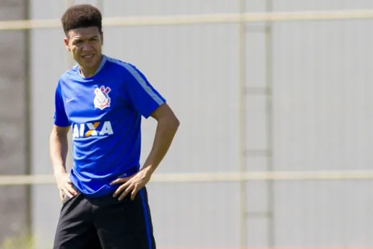 Marquinhos Gabriel é defendido por colegas de Corinthians após erro