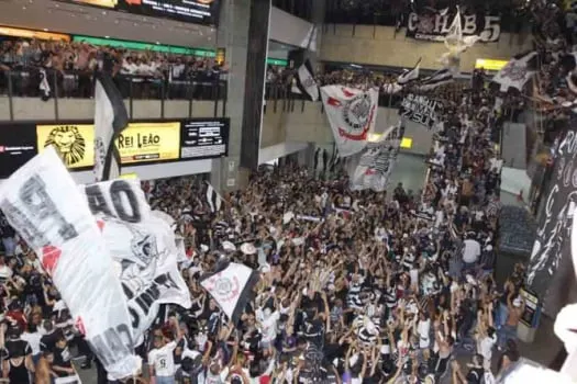 Relembre outras festas das torcidas de futebol no aeroporto