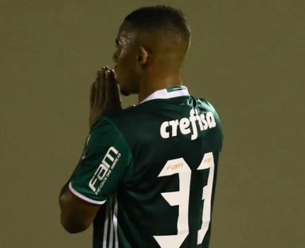 Gabriel Jesus admite cansaço depois de se sacrificar pelo Palmeiras