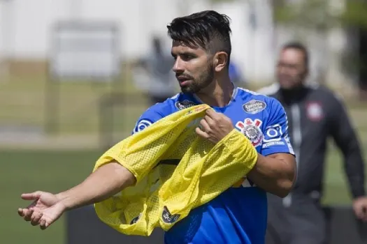 Corinthians negocia empréstimo de Guilherme ao Atlético-PR até 2018