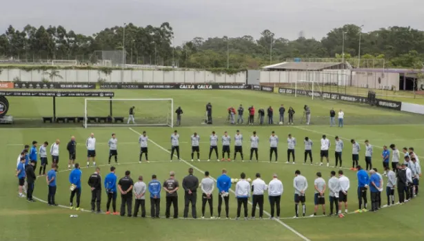 Meias do Corinthians defendem uso de verde: 'Não há rivalidade, só amor'