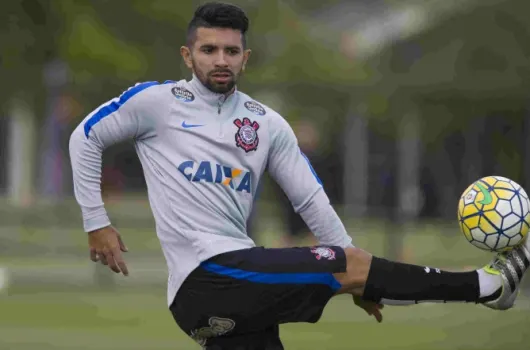 Corinthians negocia empréstimo de Guilherme ao Atlético-PR até 2018